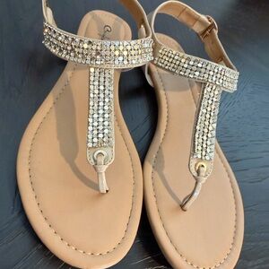 NWOT-size 7 CURFEW brand thong sandal with rhinestone detailing w/side buckle